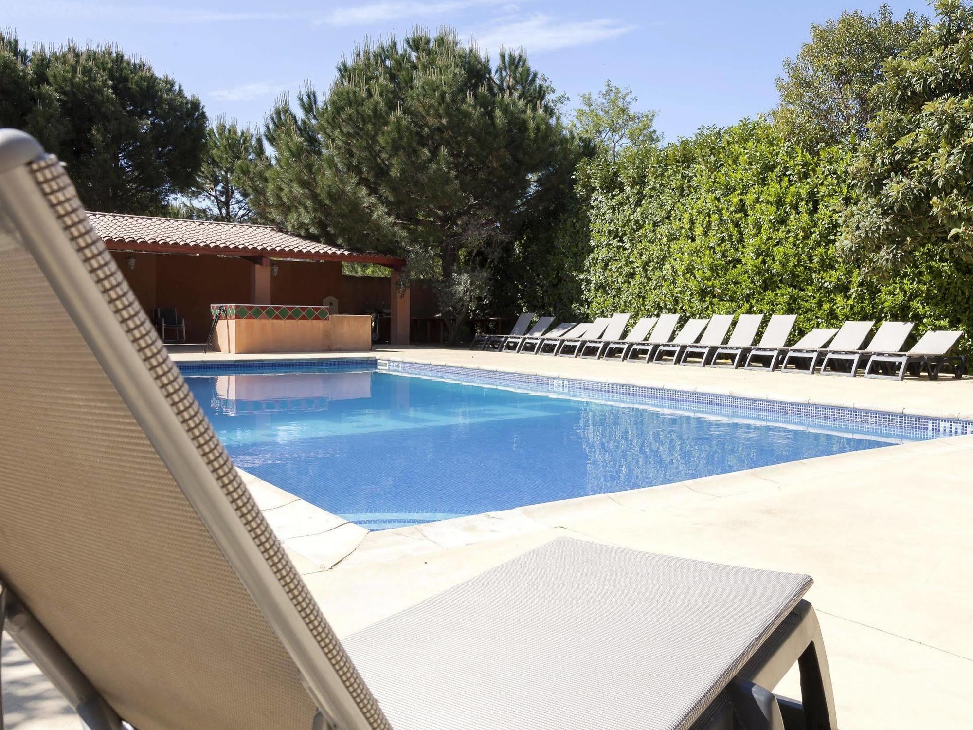 Logis Hotel & Restaurant L'Etape Bouc Bel Air - Gardanne Exterior photo